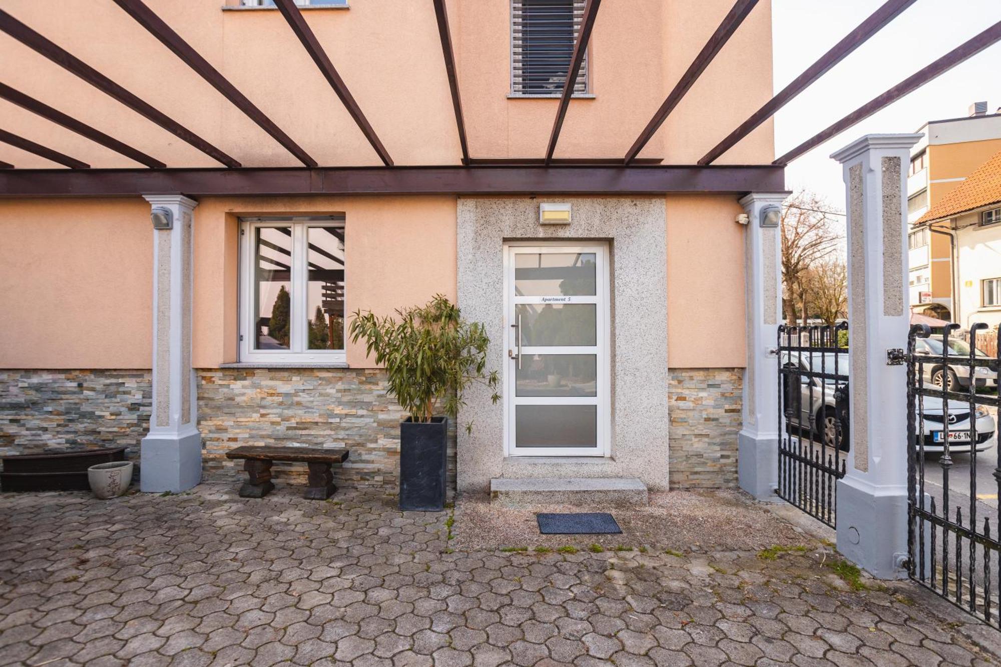 Vila Klara Apartments Ljubljana Eksteriør billede